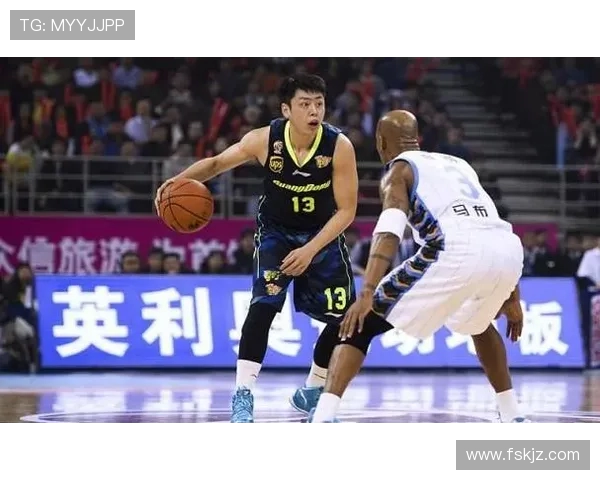 CBA直播与中国足球联赛对比：观看渠道与赛事特色